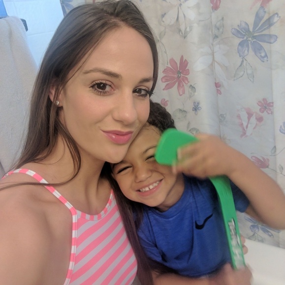 Meet your Posher, Sarah - Picture 5 of 8